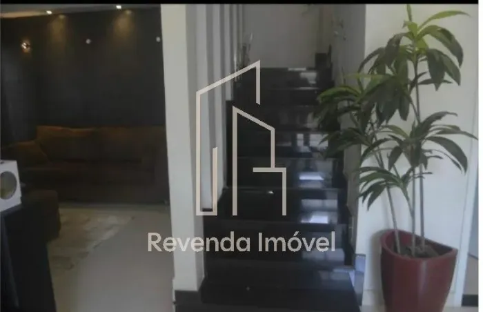 Sobrado à venda na Vila Sônia com 250m² 4 dormitórios 3 suítes 5 banheiros 3 vagas