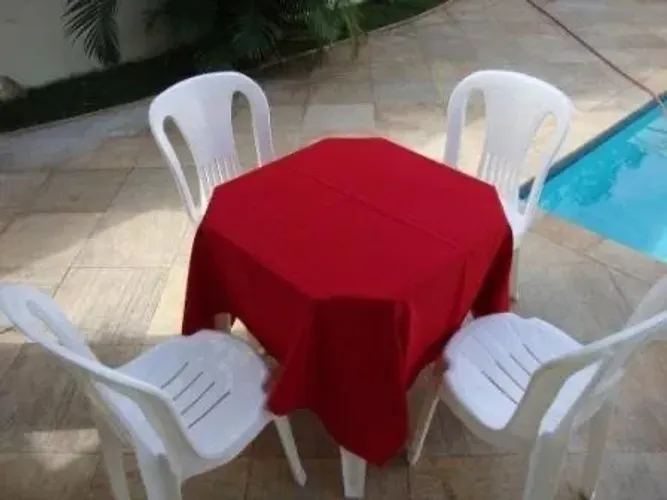 Alugo mesas cadeiras e toalhas para festa e eventos