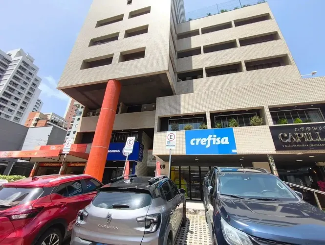 Sala comercial com 115 metros quadrados com porta blindada na Dom Luiz