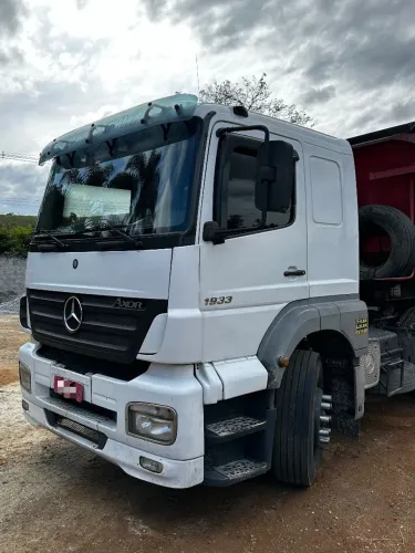 Caminhão mercedes axor 1933