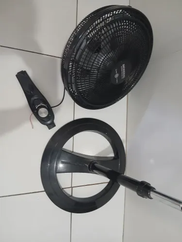 Ventilador mondial coluna para conserto