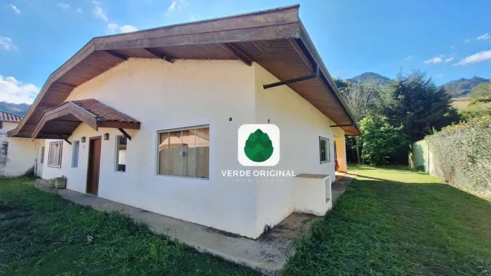 Casa com 4 dormitórios à venda, 220 m² por R$ 799.000 - Pinheiro - São Bento do Sapucaí/Sã