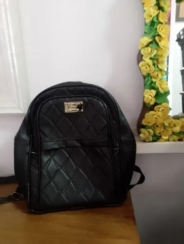 MOCHILA ESTÁ PERFEITA SEM NENHUM DEFEITO