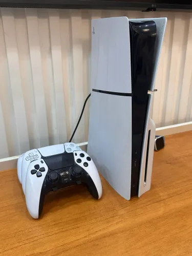 PlayStation 5 Slim 1TB com Leitor + 3 Controles (Inclui DualSense Edge)