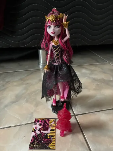 Monster High Draculaura 13 desejos Completa