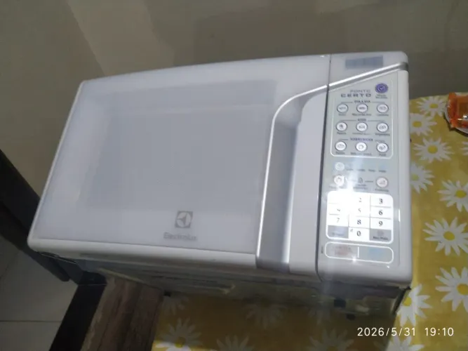 Microondas Electrolux Estado de Novo 31 L - Até 10 X 42,30 pela OLX