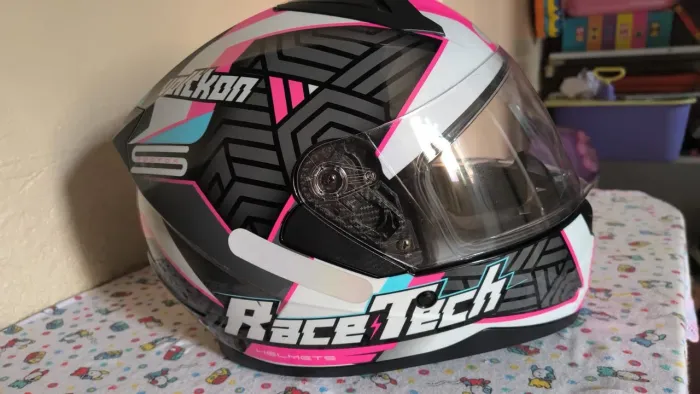 Capacete feminino