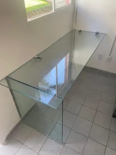 MESA DE VIDRO 15MM - IDEAL PARA SERVIR COMO BANCADA DE VIDRO.