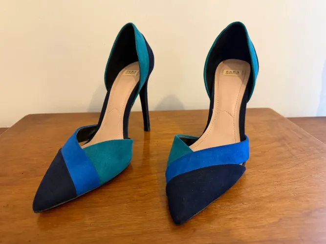 sapato scarpin color block da ZARA