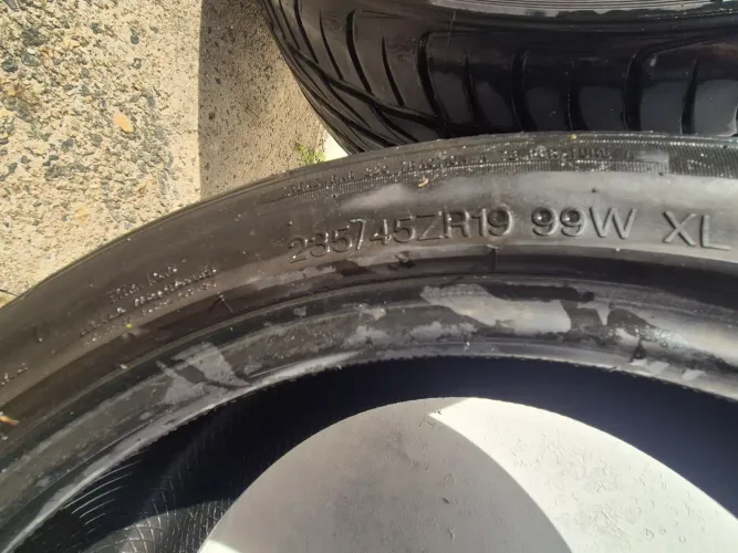 Farroad 235/45ZR19 99W XL