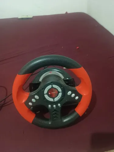 Volante de PS2 com os pedais