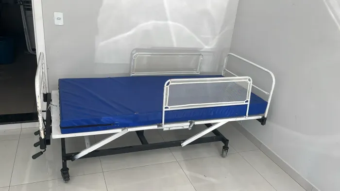 Cama hospitalar retirar
