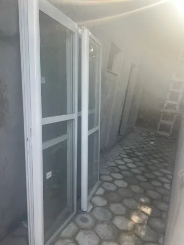 Porta de alumínio com vidro 2x60 por 2,14 no precinho