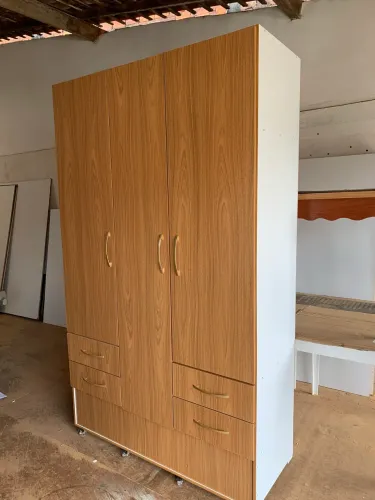 Guarda-Roupa 100% MDF com Rodinhas - Novo e Artesanal