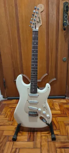 Guitarra Squier Affinity Stratocaster