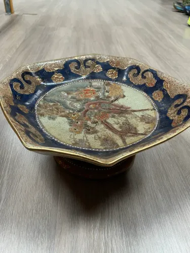 Tigela/prato pedestal (compoteira/tazza) estilo Satsuma japonês,