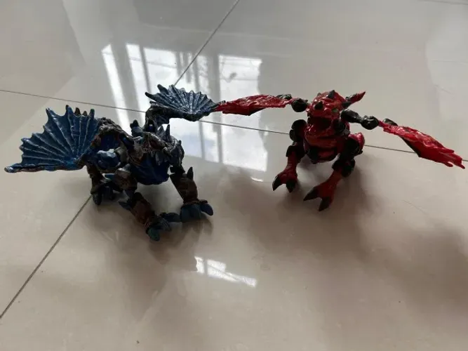 Dragões azul e vermelho