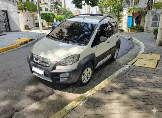 Fiat Idea Adv./ Adv.lock.dualogic 1.8 Flex 5P 2012