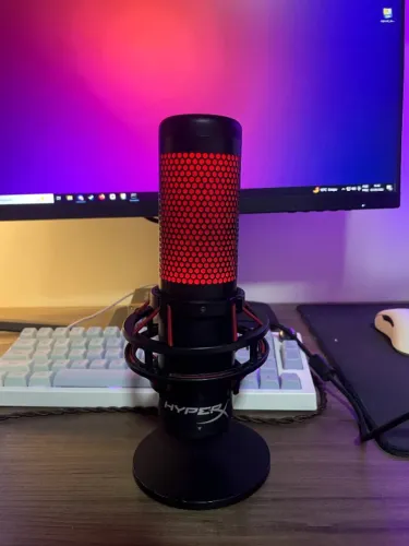 Microfone HyperX Quadcast (1a geração) Gamer, USB, Led vermelho