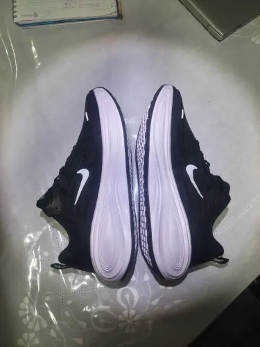 Tênis Nike Vomero Plus - 1:1 importado.