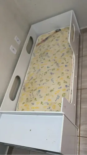 Cama infantil - pouco tempo de uso