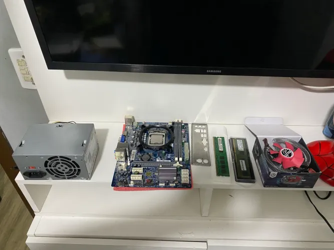 Kit Upgrade LGA 1155 - Placa-mãe H61M + Intel Core i5-2400 + Cooler Gamer + Fonte 230W