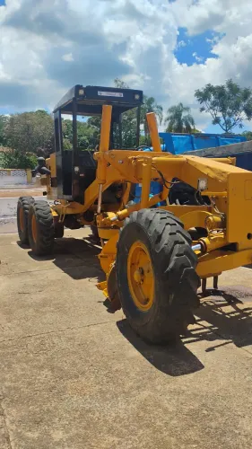 Máquina motoniveladora Patrol 
