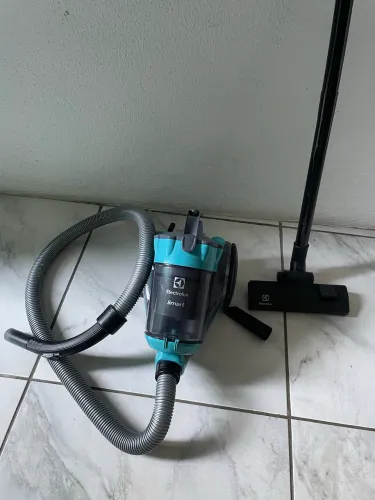 Aspirador de Pó1300W Smart Electrolux