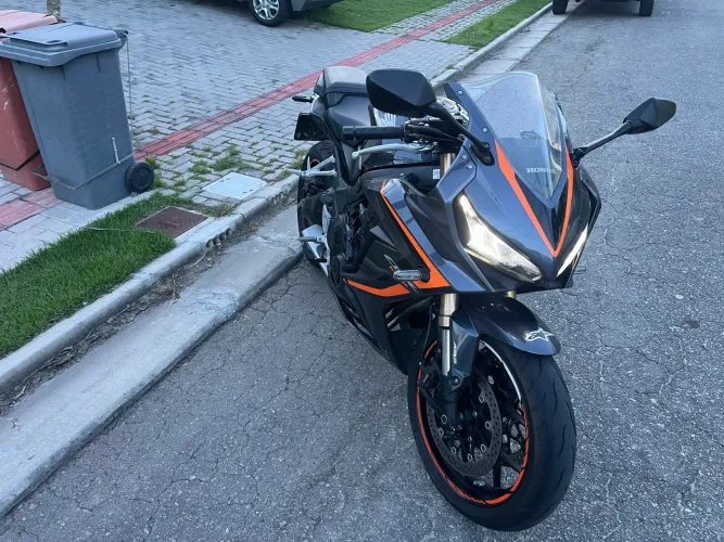 CBR 650 R