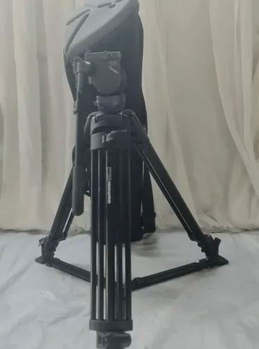 2 Tripés manfrotto profissional cap até 10k 525/519