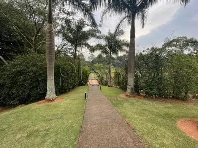 Terreno à venda com 560 m² no Alphaville Dom Pedro, Campinas.