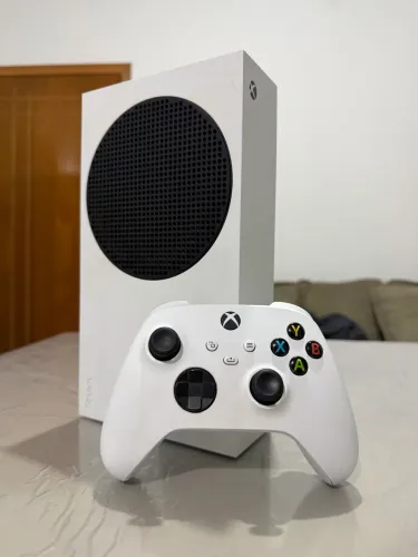 XBOX SERIES S EM PERFEITO ESTADO