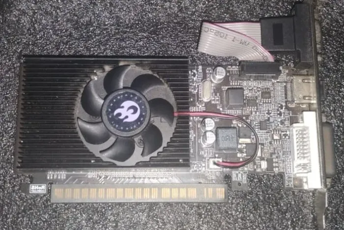 ? PLACA DE VÍDEO GT 210 1GB - R$ 160,00 ?