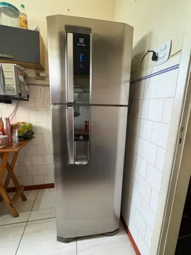 Geladeira Eletrolux 380L