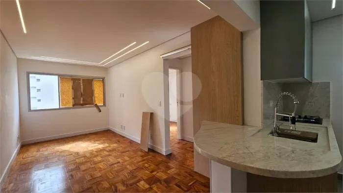 Apartamento à venda com 1 suíte no condomínio Edifício Porangaba, São Paulo - SP