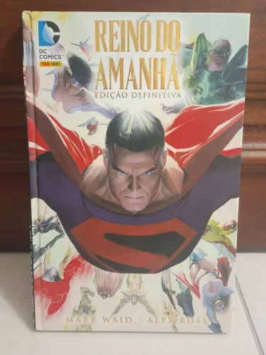 Hq Reino do Amanhã Edição Definitiva DC Kingdom Come Superman Batman Liga da Justiça