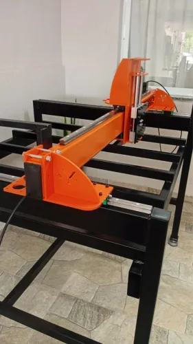 Máquina CNC para Concreto - Praticamente Nova - R$ 25.500