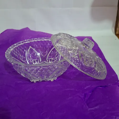 Bomboniere Antiga em Vidro Lapidado Trabalhado 13x10