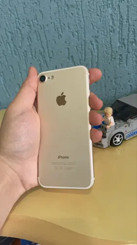 iPhone 7 gold