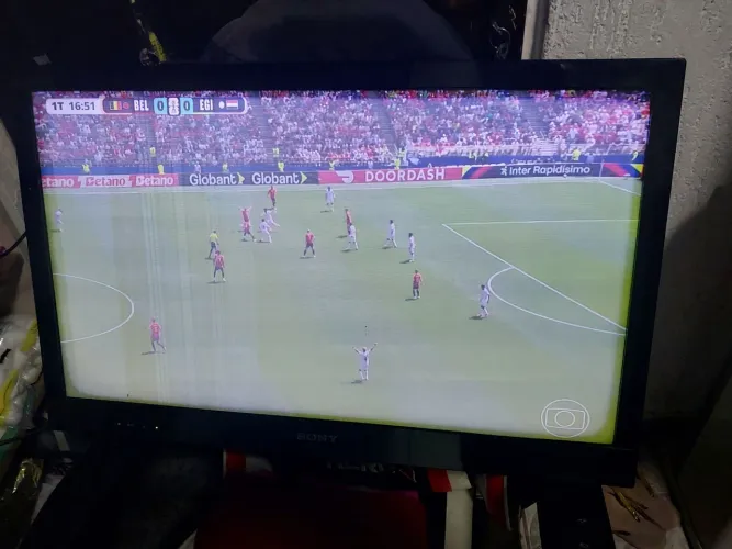 Tv sony 32 com defeito na tela modelo KDL-32EX525