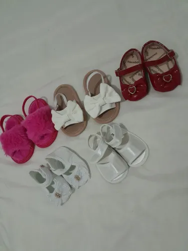 Lote bebê menina: roupas, sapatos e mais