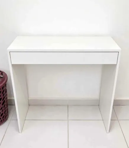 Mesa nova em mdf com gaveta