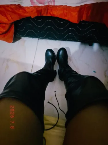 BOTA CANO ALTO PRETA