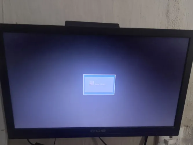 Monitores Samsung e CCE