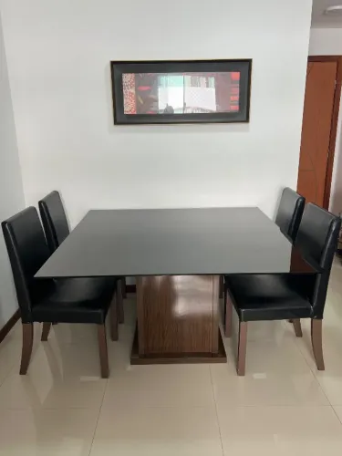 Vendo Mesa TAM 1,40x1,40 6 cadeiras