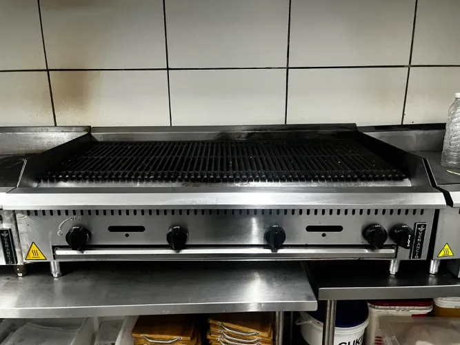 CHAIR BROILER VENÂNCIO - POUCO USADA
