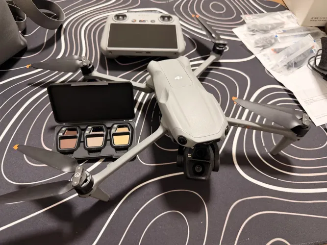 Drone Dji Air 3s combo com tela