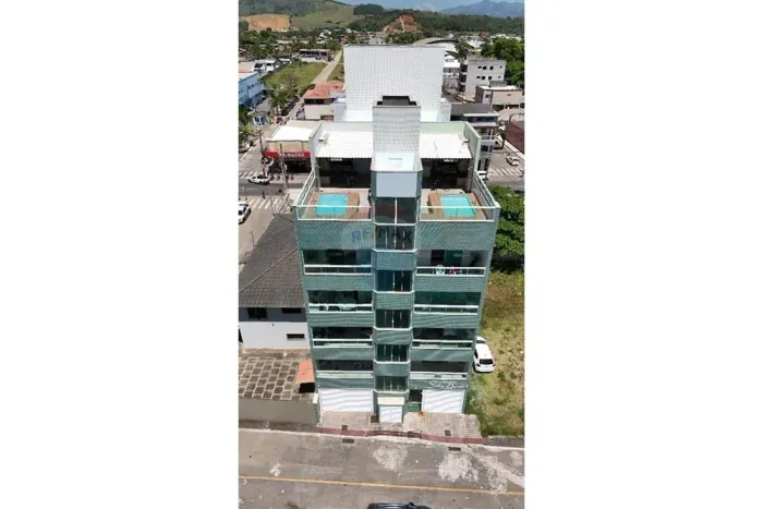 Cobertura duplex de alto padrão com piscina e vista mar - Itaipava