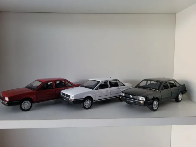 Miniatura Volkswagen Santana 1/24