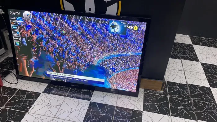 Vendo tv Samsung 3d 55 polegadas obs não Smartv 